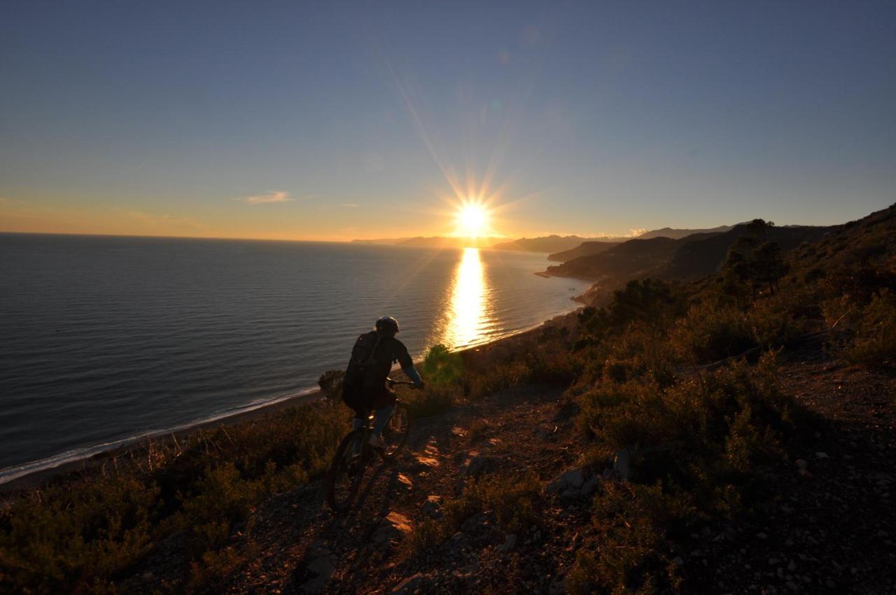 Residence Finale Bike And Beach Finale Ligure Exteriör bild